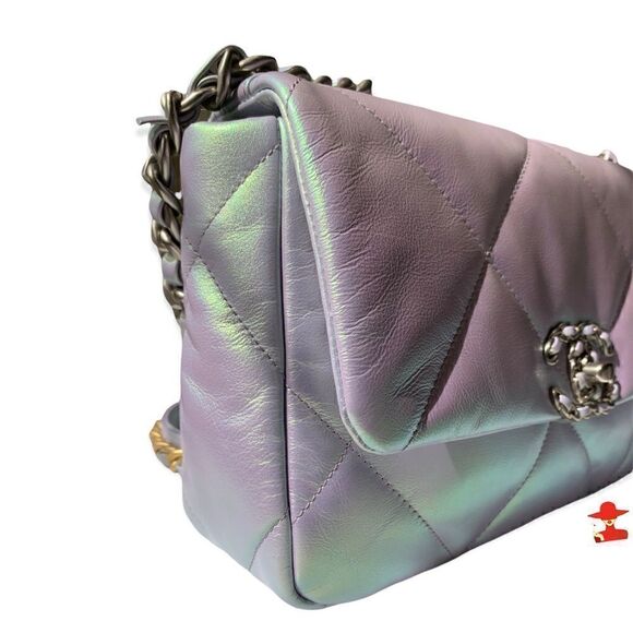 ❤️SOLD❤️CHANEL 19 (2022 S/S P) Flap Handbag in Light Blue & Purple Iridescent - Picture 13 of 15
